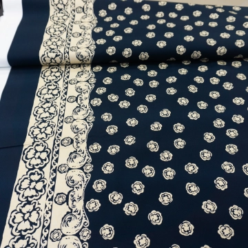 Поплин синий с бежевыми цветочками с каймой