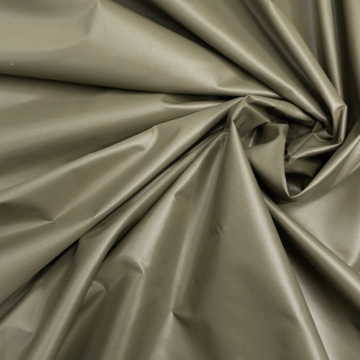 Ткань плащевая водооталкивающая зелено-коричневая с блеском