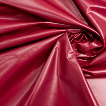 Ткань плащевая на мембране малиновая