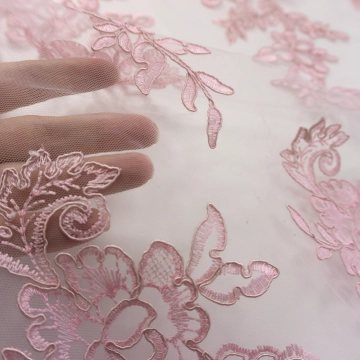Кружево на сетке розовое с цветами