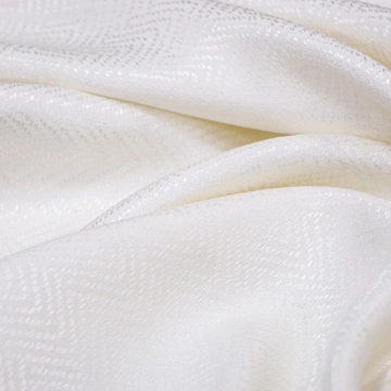 Шелк Marn молочный с горизонтальными зигзагами