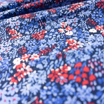 Хлопок поплин в цветочек сине-красный