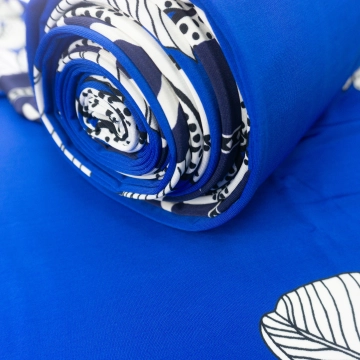 Трикотаж масло листья на синем купон 90 см